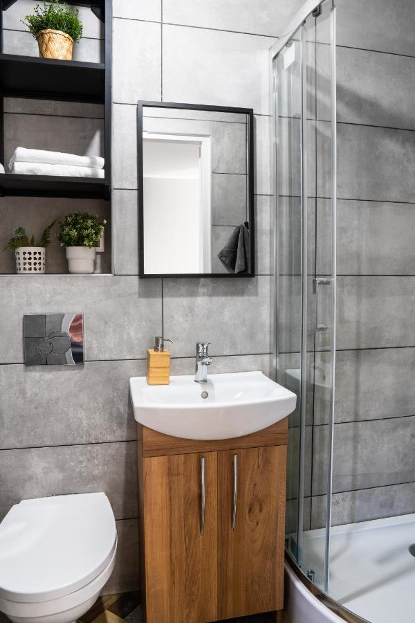 Apartment Novinea Z Balkonem I Ogrodem Poznan